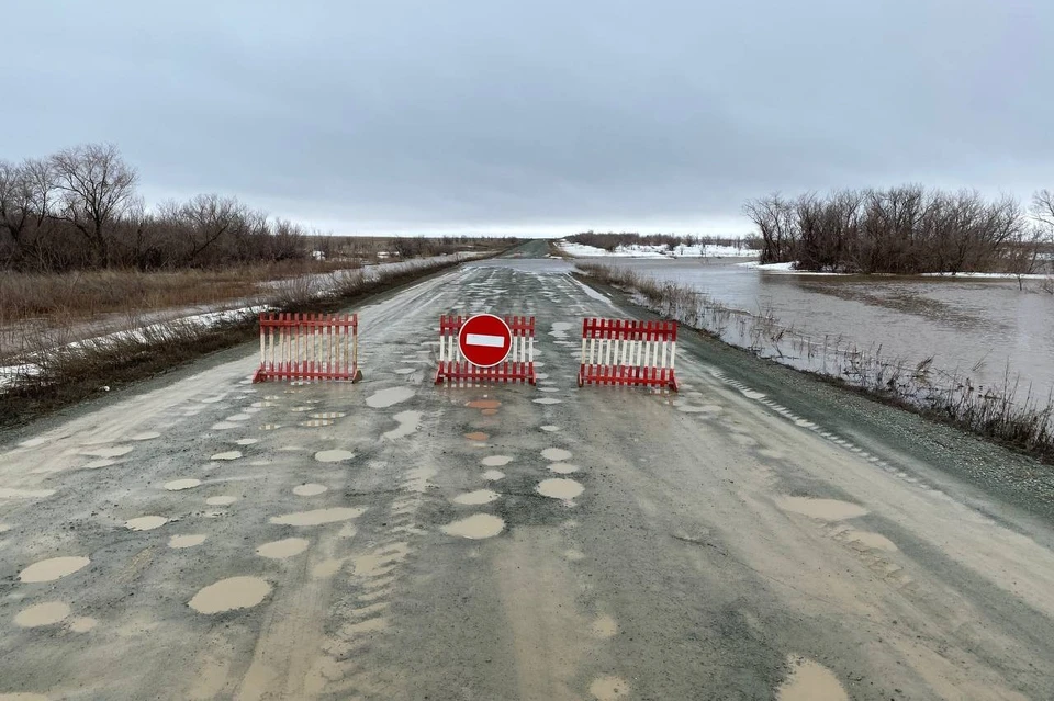 В Оренбуржье выросло количество закрытых из-за паводка мостов и участков дорог.