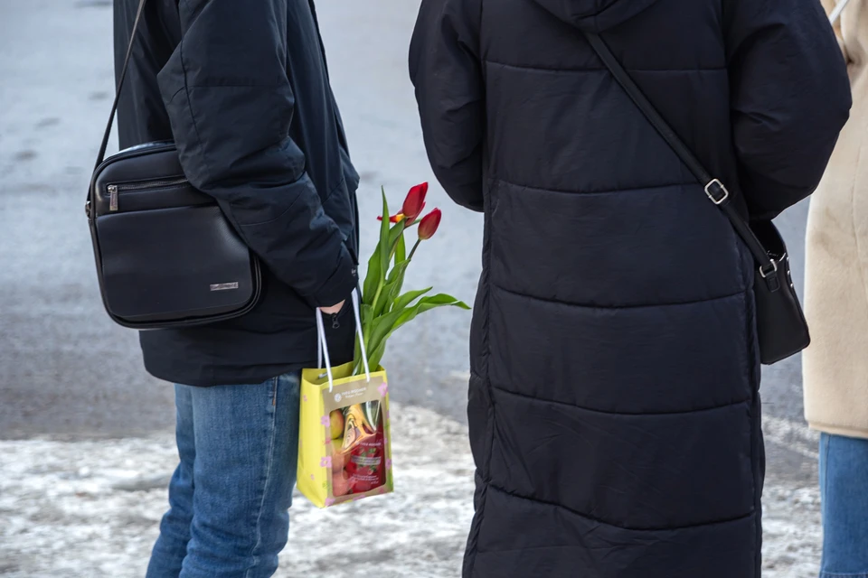 Житель Красноярска украл банковскую карту ради букета любимой тете на Новый год