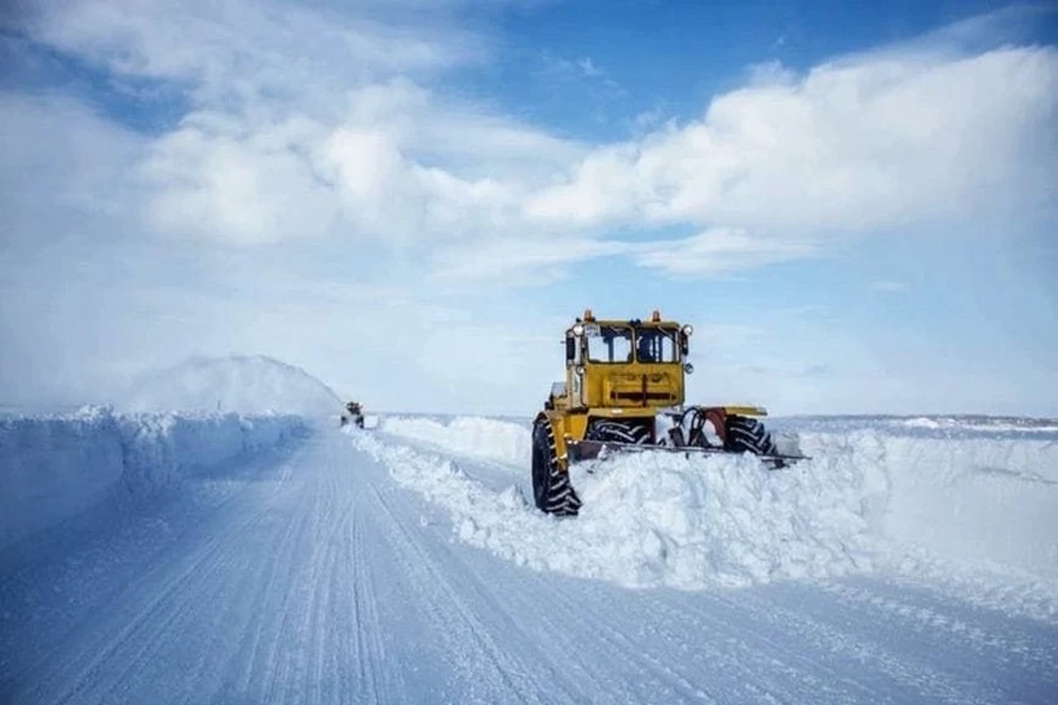 Погодные условия стали причиной приостановки работы зимника. Фото: Департамент транспорта и дорожного хозяйства ЯНАО