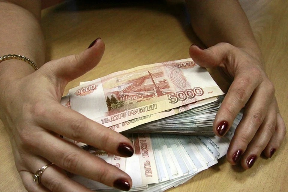 Калужанку обманули аферисты на 12 миллионов рублей
