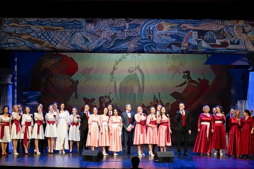 Юбилею посвятили торжественный вечер «Спектакль длиною в жизнь». Фото: Правительство Мурманской области