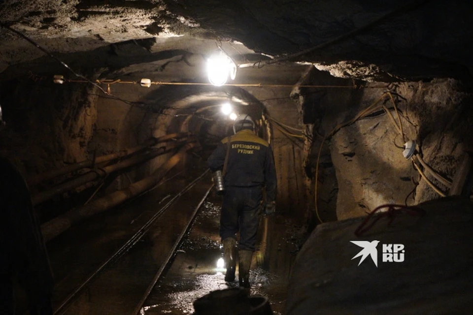 Один из горняков, оказавшихся под обвалом на шахте Краснотурьинска, был обнаружен погибшим