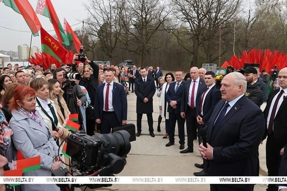 Лукашенко во время рабочей поездки в Гродно сказал, что Беларусь не хочет войны, но готовится к ней. Фото: БелТА