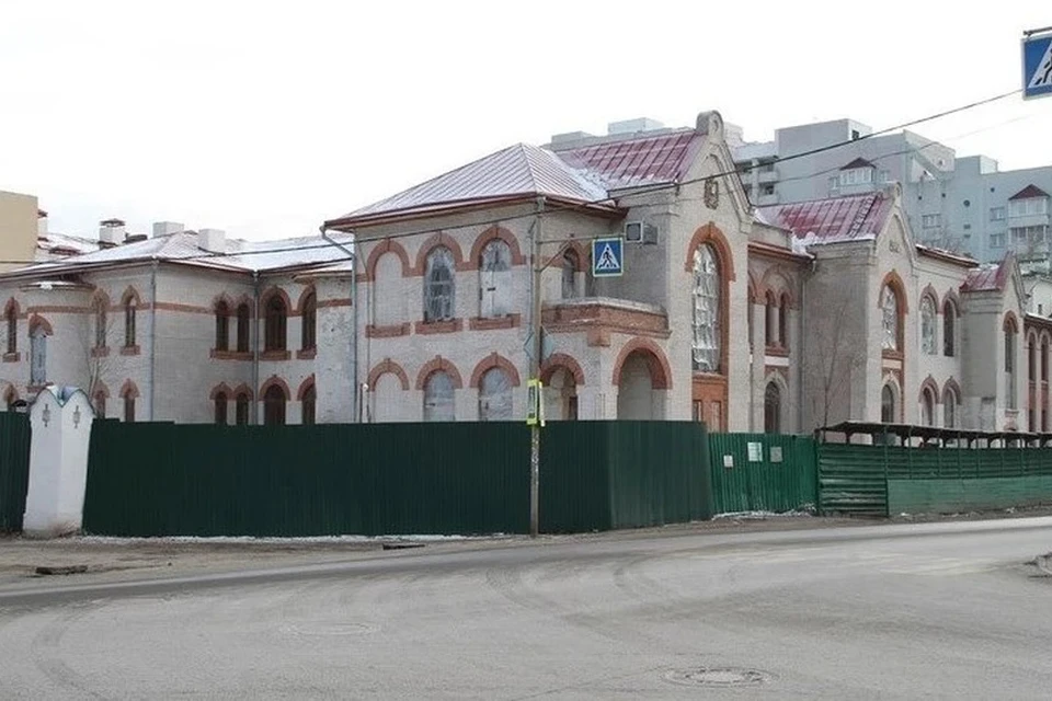 Двухэтажное здание было построено в начале XX века. / Фото: cultnaslediesamregion.ru