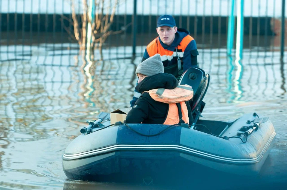 Уровень воды в реке Черная у села снизился почти на метр.