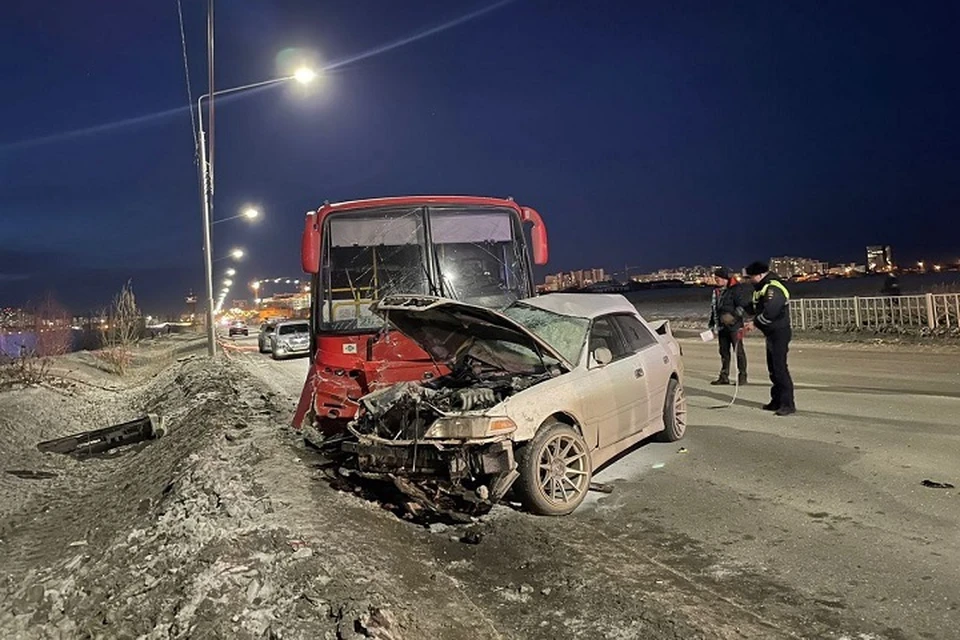 Пассажиры автобуса не получили тяжелых травм. Фото: УМВД России по Республике Саха (Якутия)