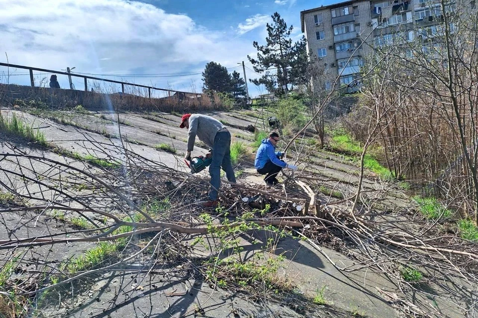 В Краснодаре проводят локальные окружные уборки Фото: t.me/emnaumov
