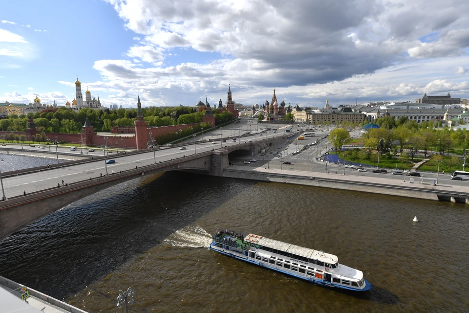 Туристы прокатятся на кораблике по Москве-реке, как герои фильма «Волга-Волга».