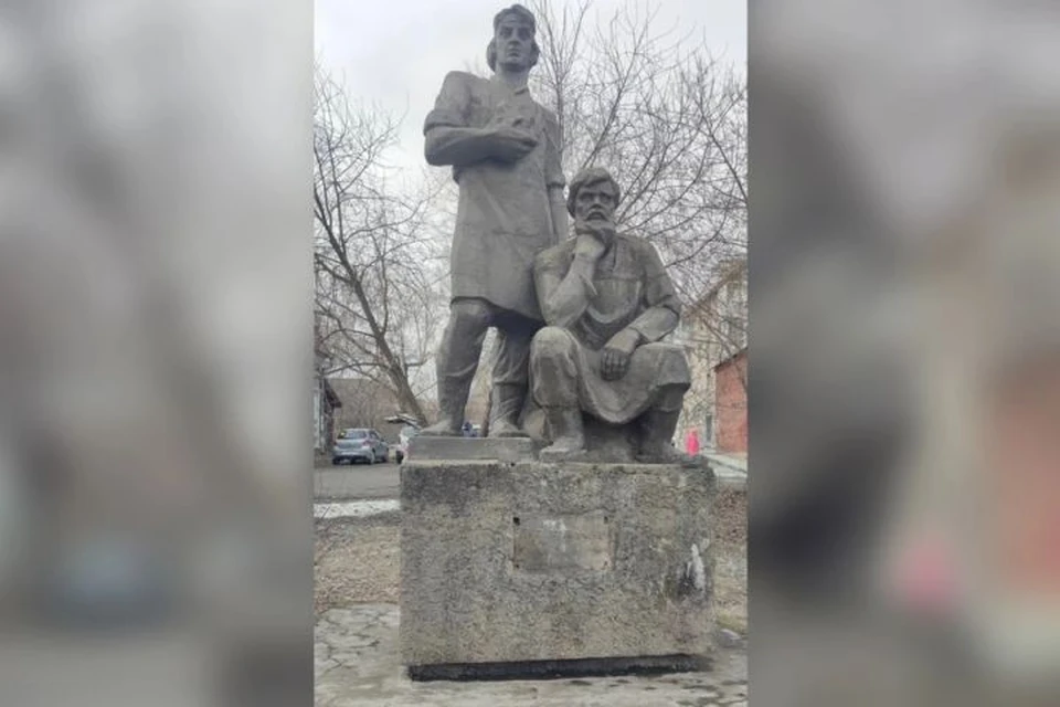 Плита отпала, когда ребенок подошел к памятнику Фото: пресс-служба прокуратуры Свердловской области