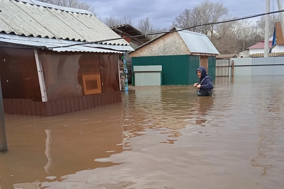 От цивилизации из-за сильного затопления оказались отрезаны жители поселка Заливной