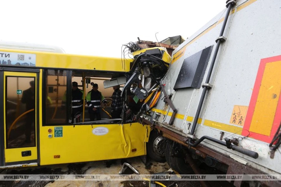 Эротика под юбкой в автобусе l 63 фото с юбкой в автобусе