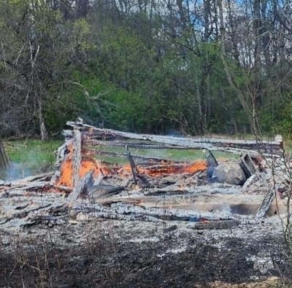 В Калужской области сгорел дом - KP.RU