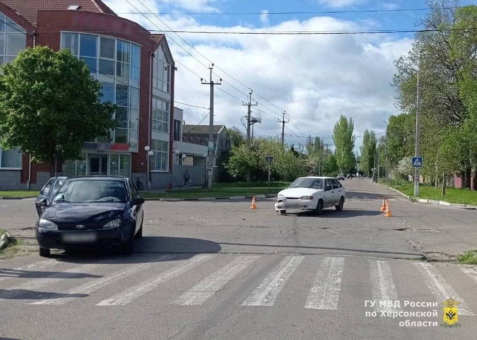 В Скадовском районе Херсонской области 19 апреля около 08:45 столкнулись две легковушки. ФОТО: ГУ МВД России по Херсонской области