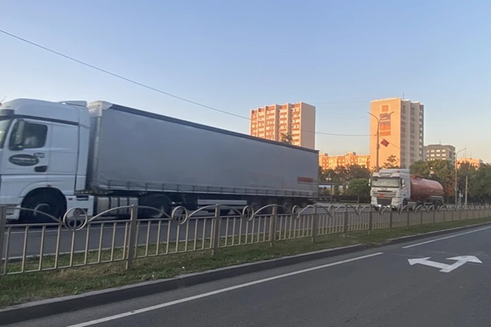 Авария произошла в Таганроге, на пересечении улиц Дзержинского и Морозова.