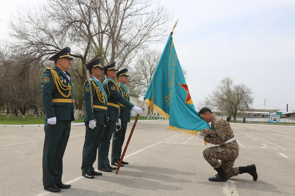 В 5-й механизированной бригаде имени Бауыржана Момышулы давно уже стало доброй традицией провожать воинов с почестями.