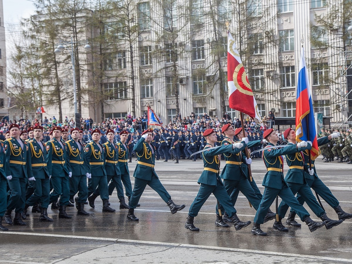 Ночная репетиция Парада Победы 9 мая 2024 года в Перми - KP.RU