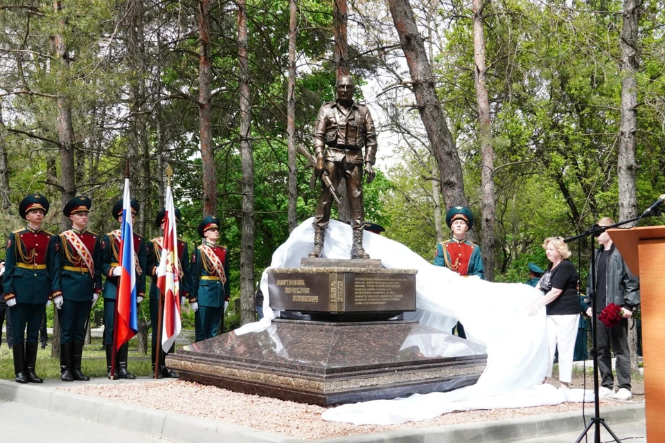 В Ростове-на-Дону увековечили память первого командира ростовского СОБРа. Фото: правительство Ростовской области