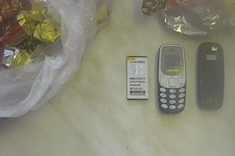 Два мобильных телефона в обертке из-под конфет пытались передать в СИЗО Липецка