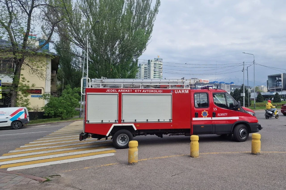 В Алматы пожарные предотвратили крупный пожар, который мог обернуться огромным материальным ущербом.