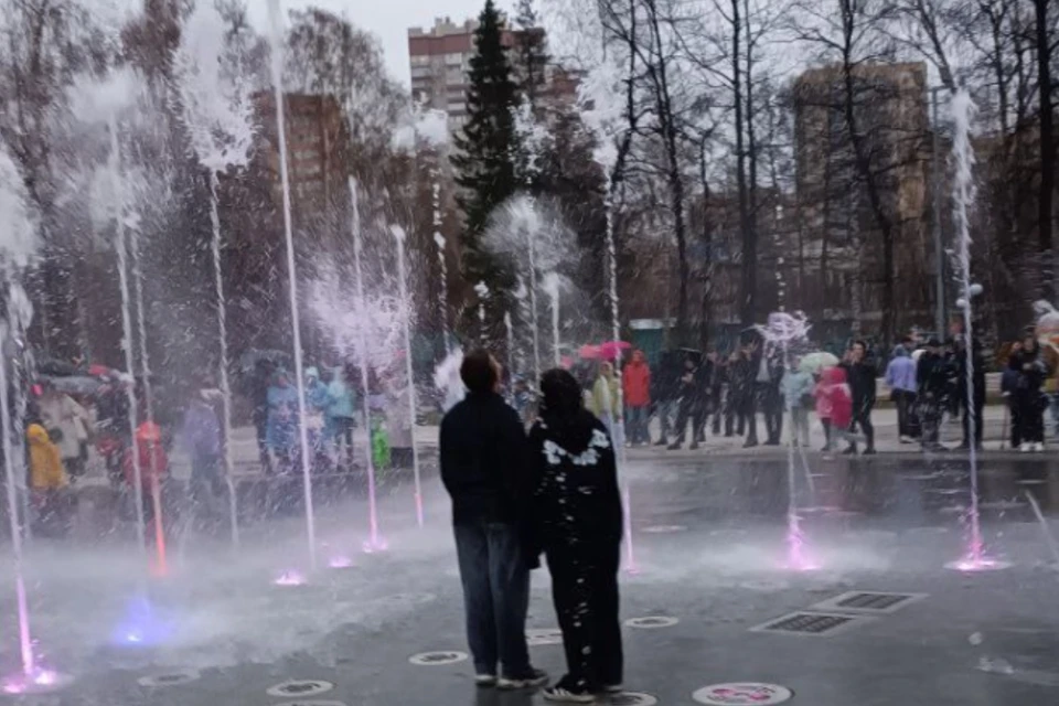 В Новосибирске открыли сезон фонтанов.