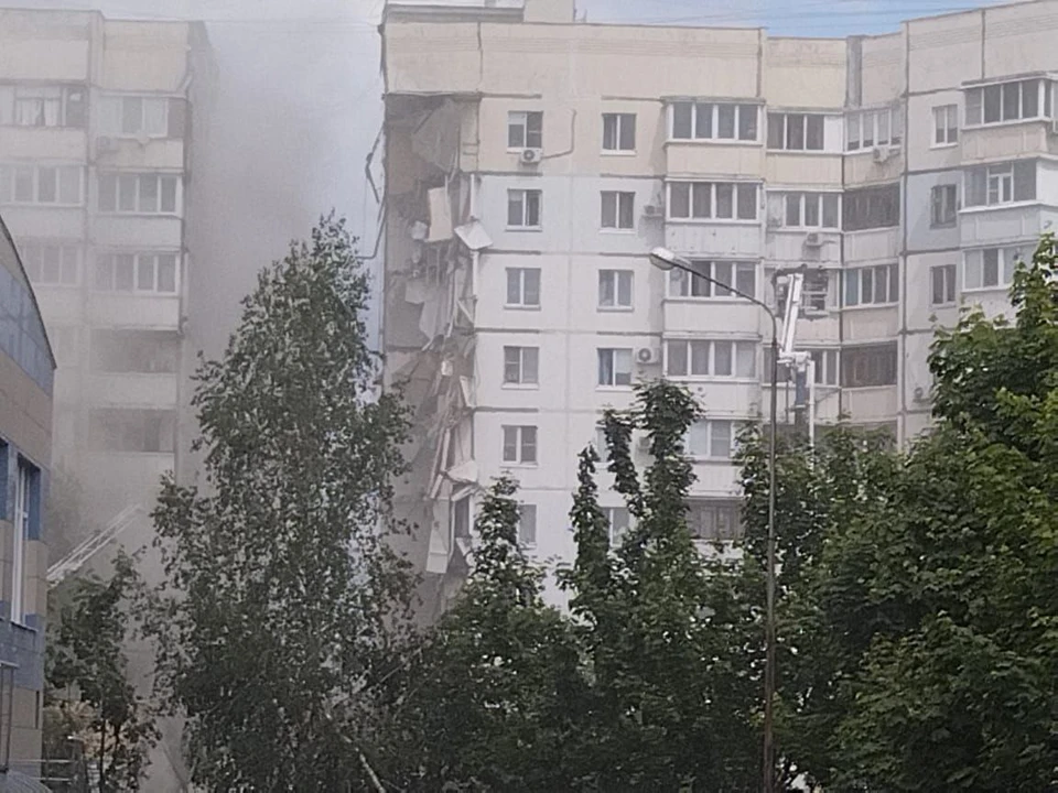 Из-под завалов рухнувшего подъезда в Белгороде достали двоих погибших