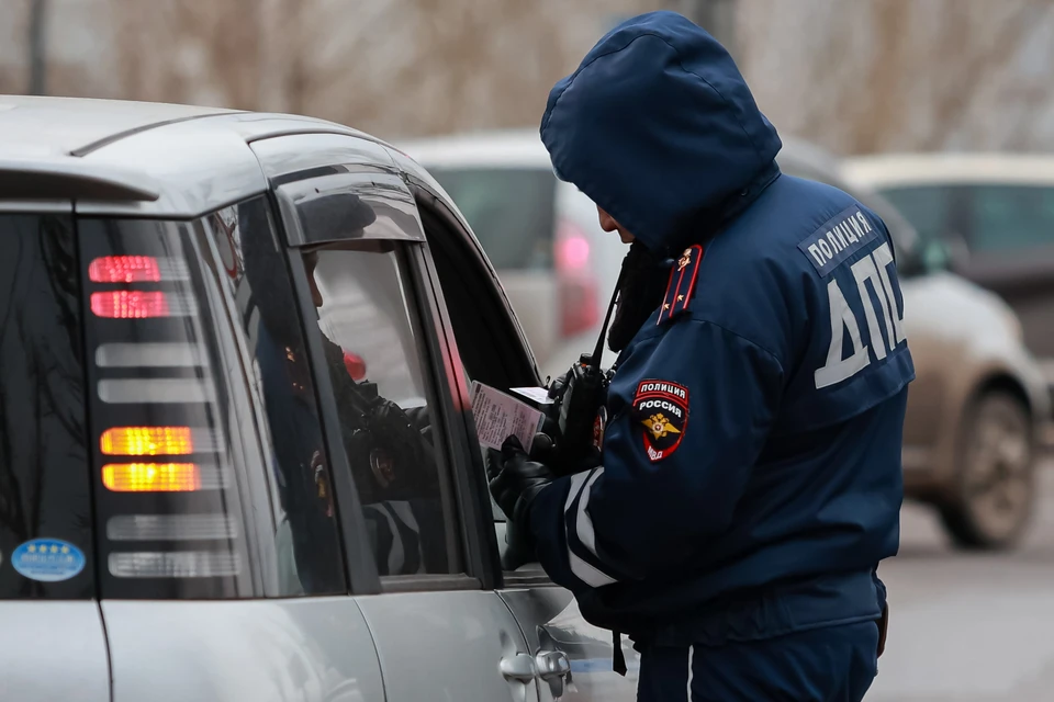 В Воркуте сотрудники ДПС задержали водителя с поддельными правами.