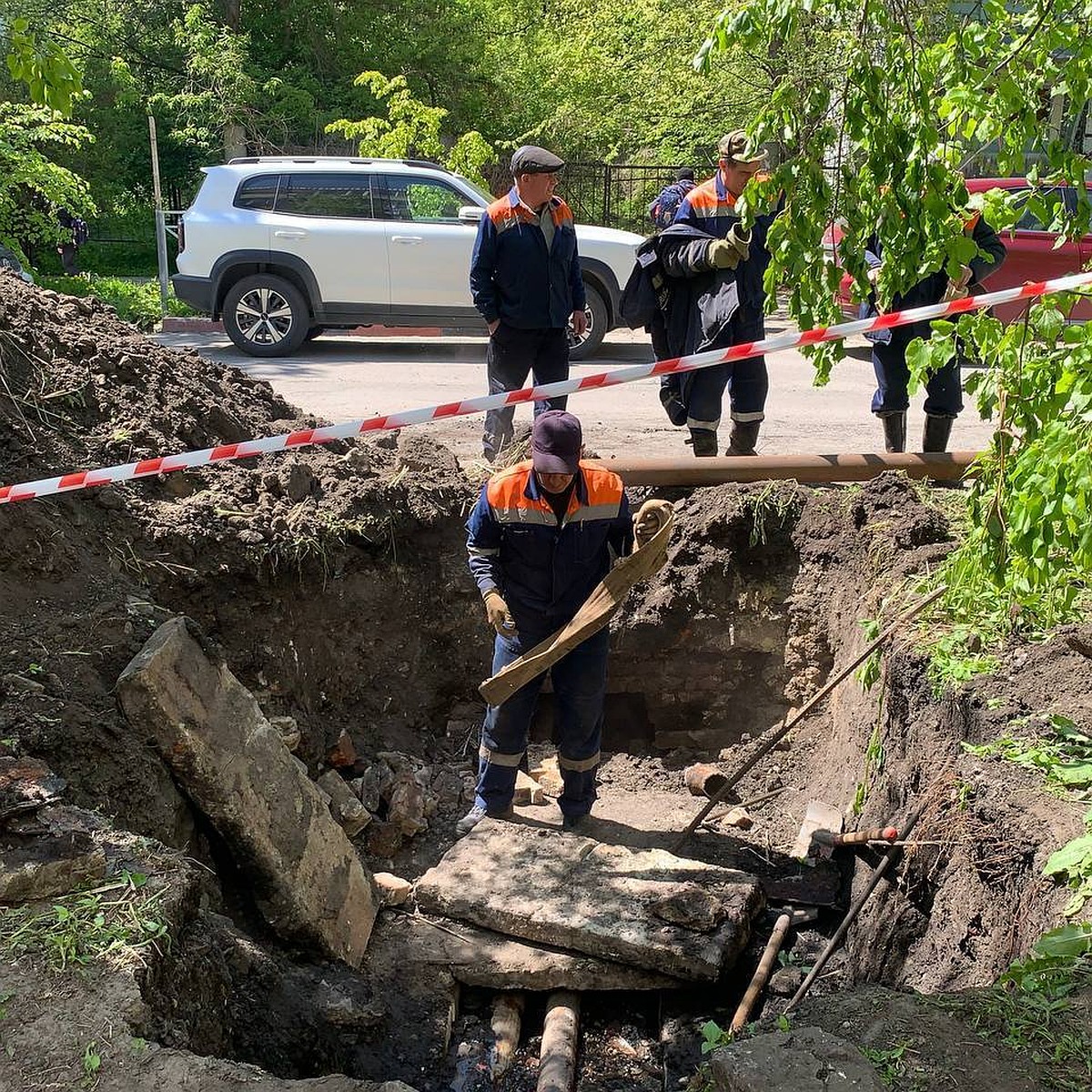 В Ульяновске из-за порыва на Матросова отключили горячую воду в двух домах  - KP.RU