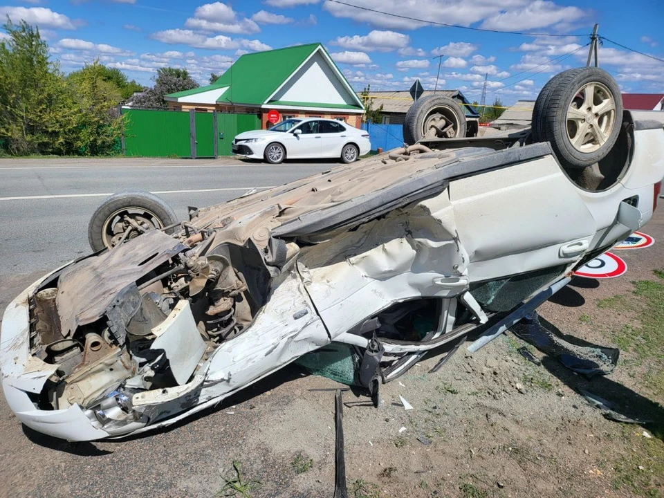 В результате пострадали водители обеих машин и два пассажира.