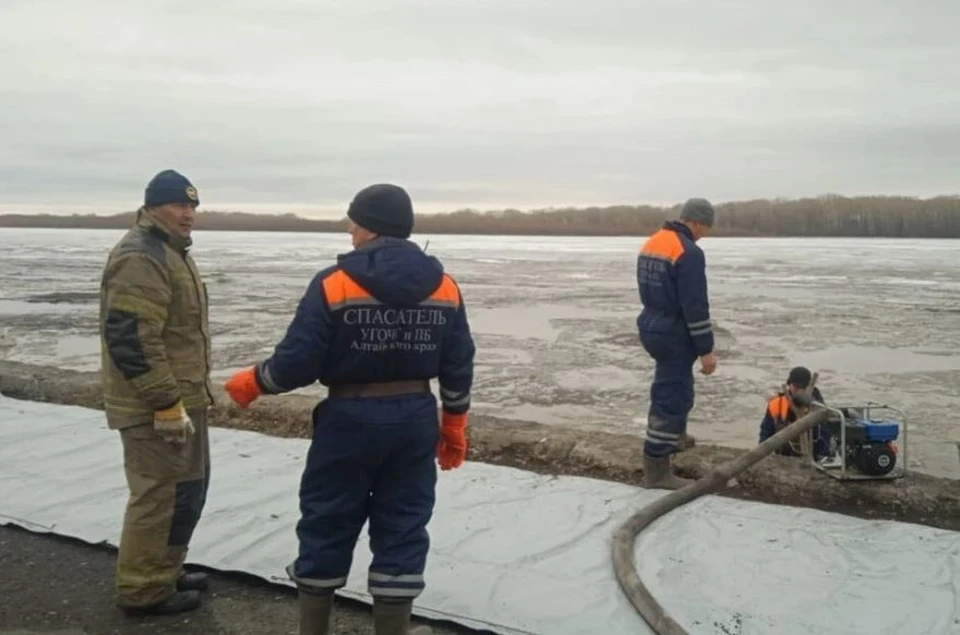 В МЧС напомнили, что в случае подтоплений необходимо звонить на единый телефон экстренных служб «112»