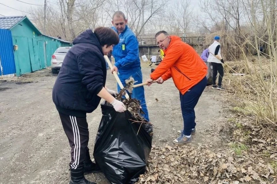 При себе нужно иметь только перчатки, питьевую воду и позитивное настроение