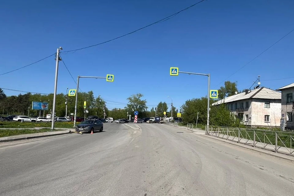 В Новосибирске женщина на «Ладе» сбила двух подростков на электросамокате. Фото: Госавтоинспекция Новосибирска.