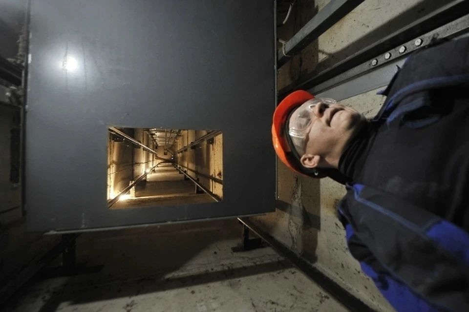 В многоэтажках Крыма заменят 550 лифтов до конца 2024 года