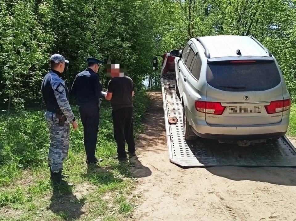 Машину обнаружили в одном из СНТ. Фото: УФССП России по Ярославской области.