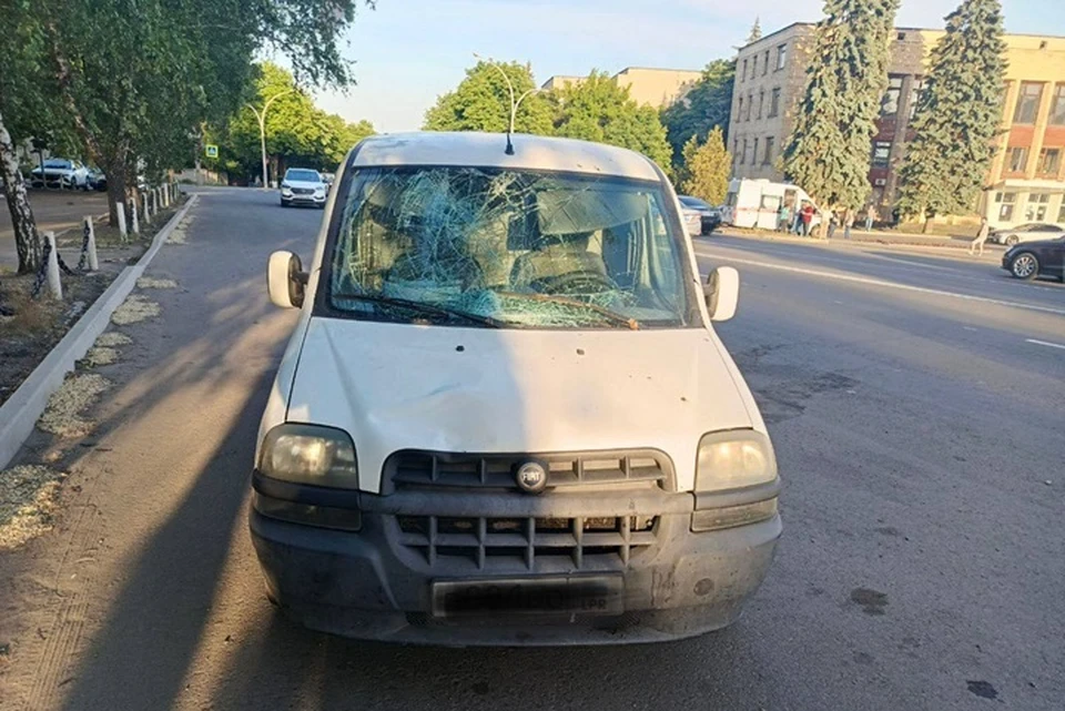 28 мая около 18:50 в Антраците 72-летний водитель машины Fiat Doblo сбил 14-летнюю девочку. Фото - ГАИ ЛНР