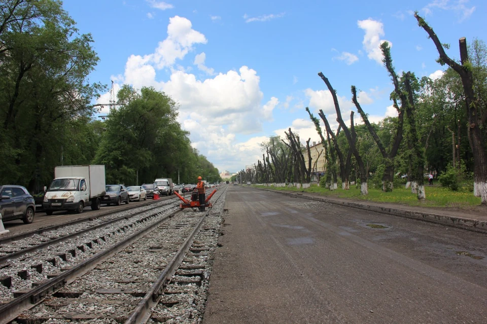 ЕВРАЗ ЗСМК поставил рельсы для ремонта трамвайных путей на одной из главных магистралей Новокузнецка. Фото: Денис РАССОХИН