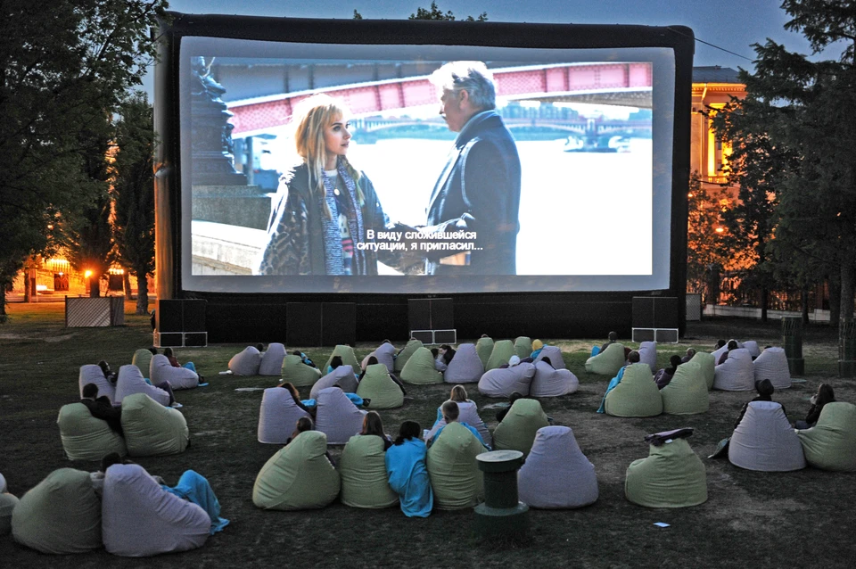 Жителей Ульяновска приглашают сутки смотреть старые фильмы
