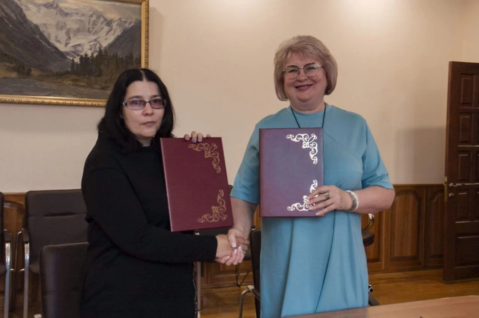 ХАУ подписал соглашение о сотрудничестве с алтайским университетом Фото: ХАО
