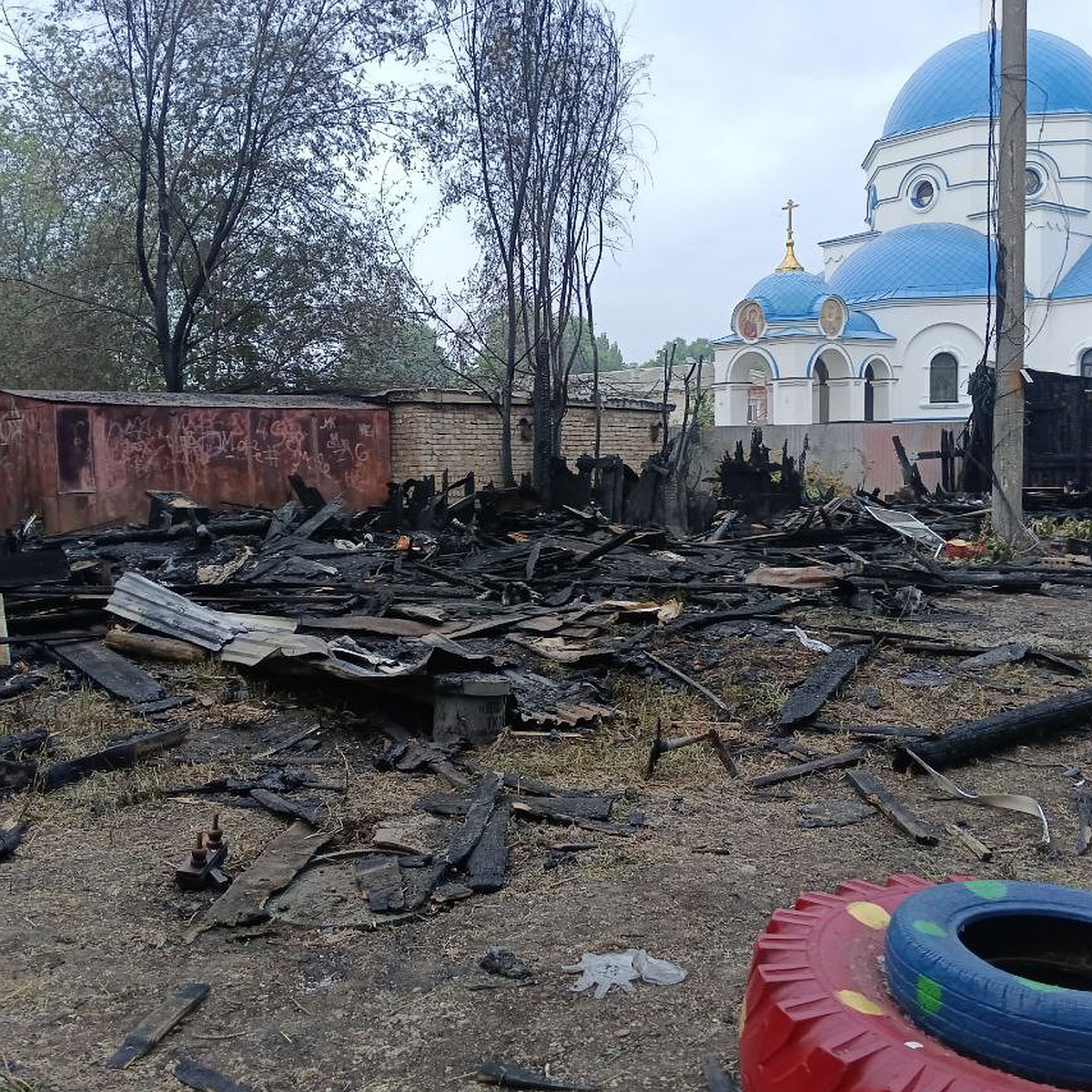 Появились фотографии последствий ночного пожара в Зубчаниновке в Самаре -  KP.RU