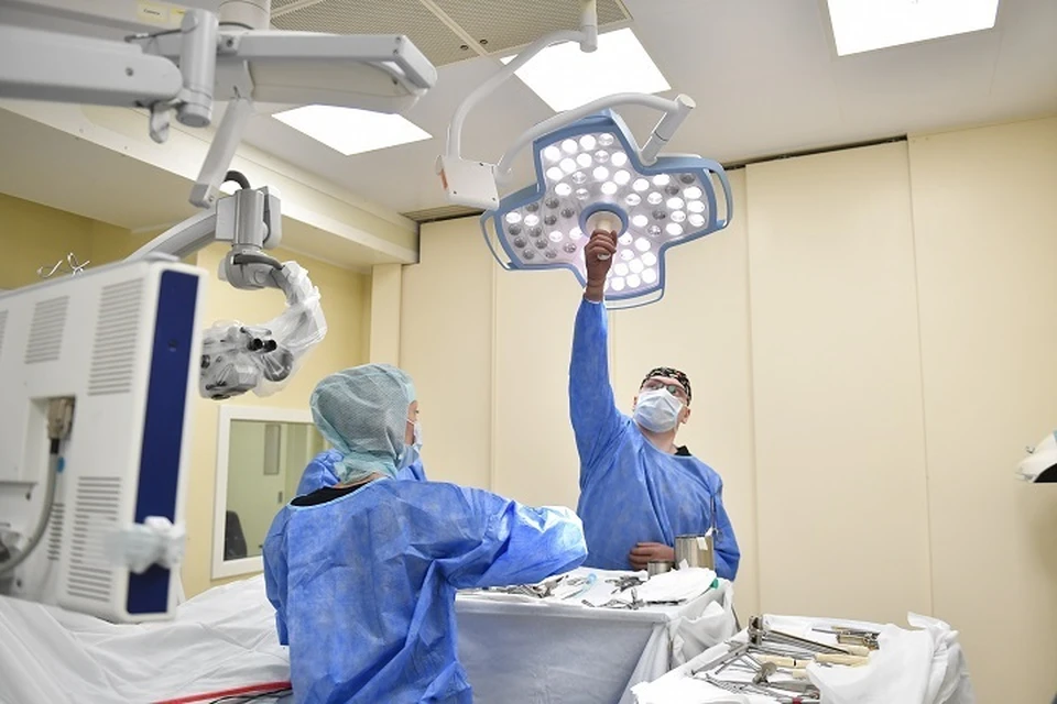 Рекордное количество операций на глазах провели в Хабаровском филиале МНТК