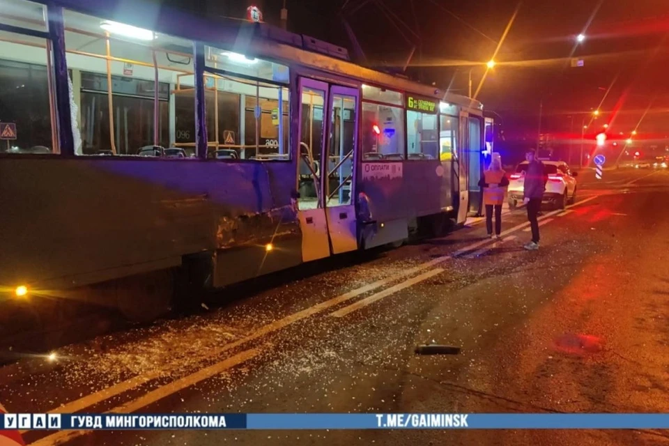 В Минске столкнулись МАЗ и трамвай, есть пострадавшие. Фото: УГАИ ГУВД Мингорисполкома.