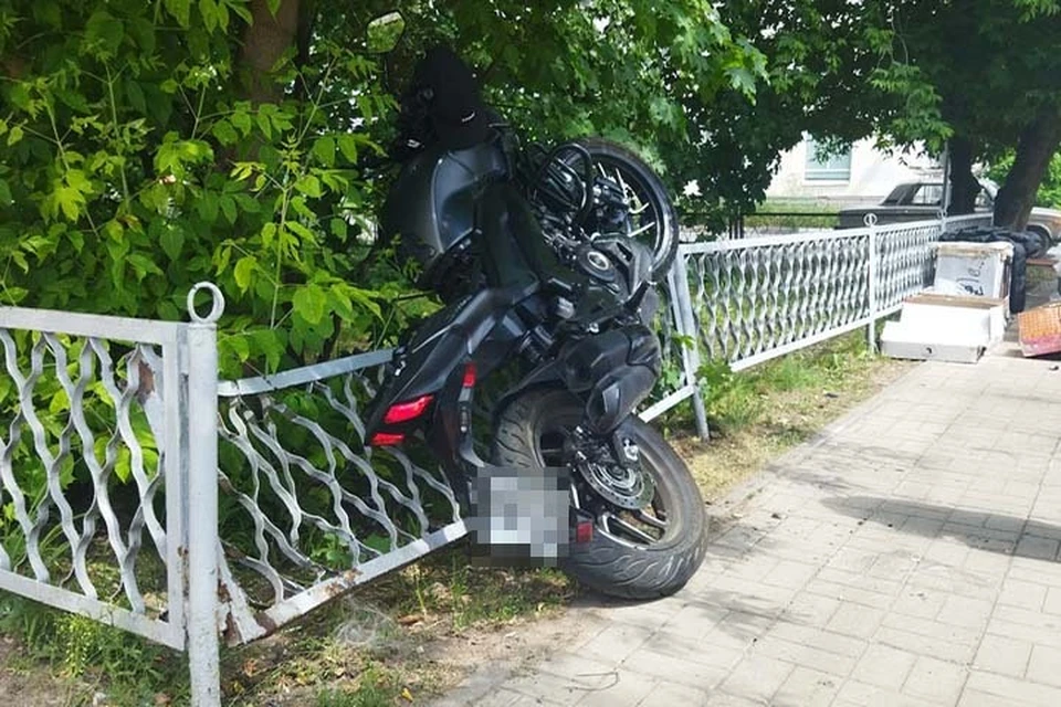 Мотоциклист пострадал в ДТП в Заволжском районе Твери Фото: предоставлено "КП"-Тверь" очевидцем