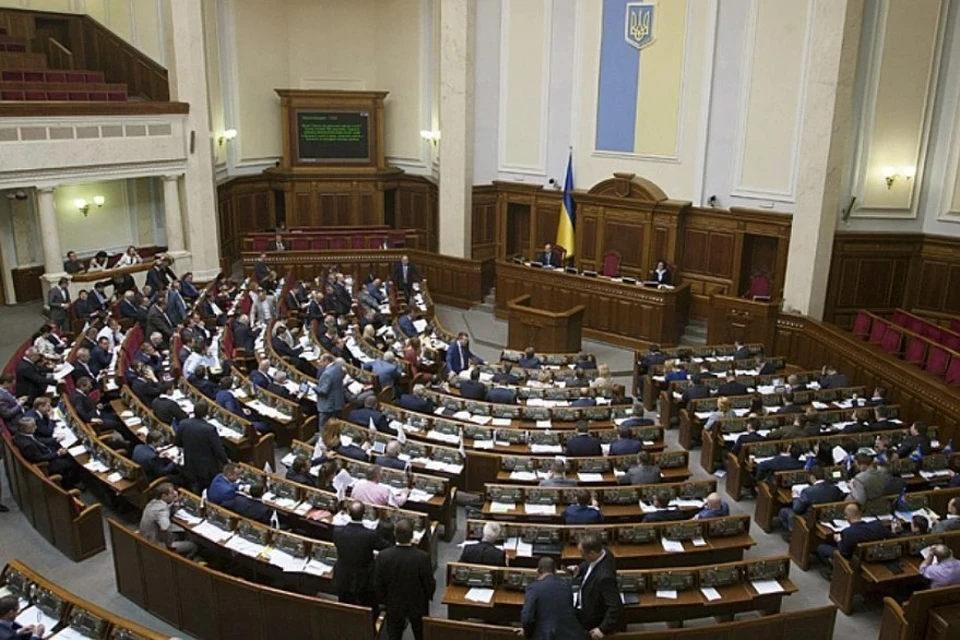 Верховная Рада Украины допустила девальвацию и эмиссию гривны