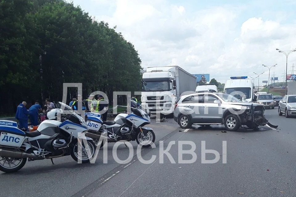 Авария случилась на внутренней стороне 87 километра МКАД – в направлении Осташковского шоссе