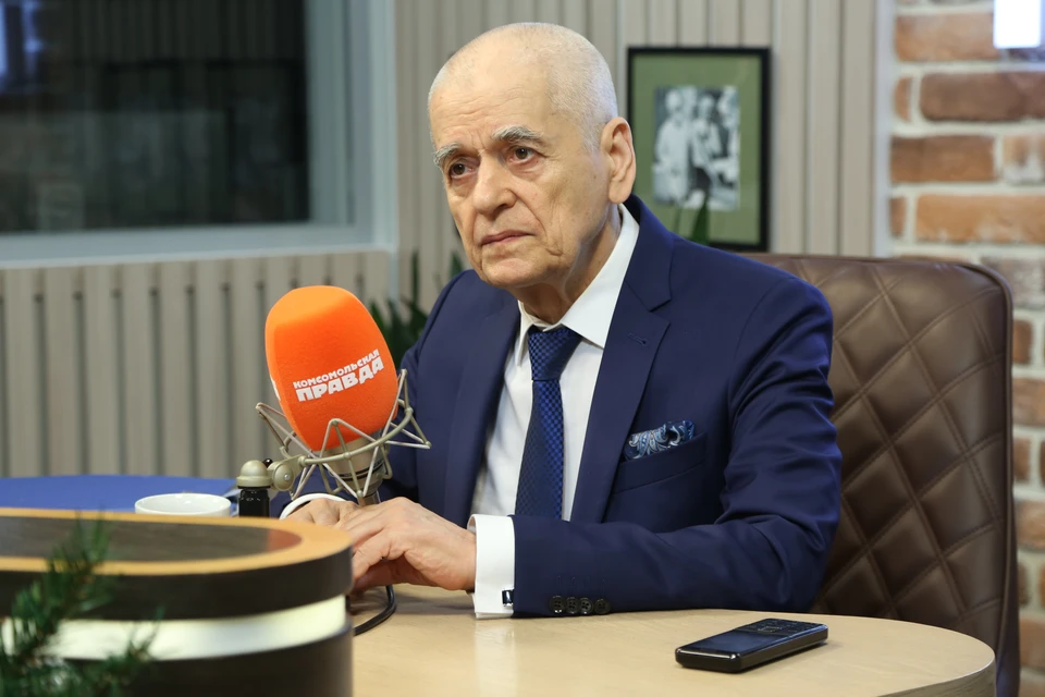 Академик Геннадий Онищенко.