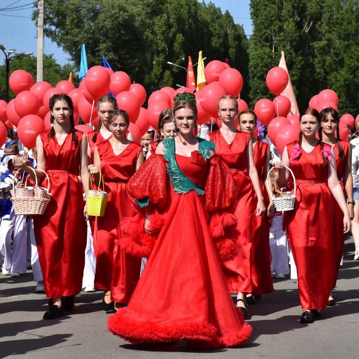 В Балакове прошел очередной Фестиваль клубники - KP.RU