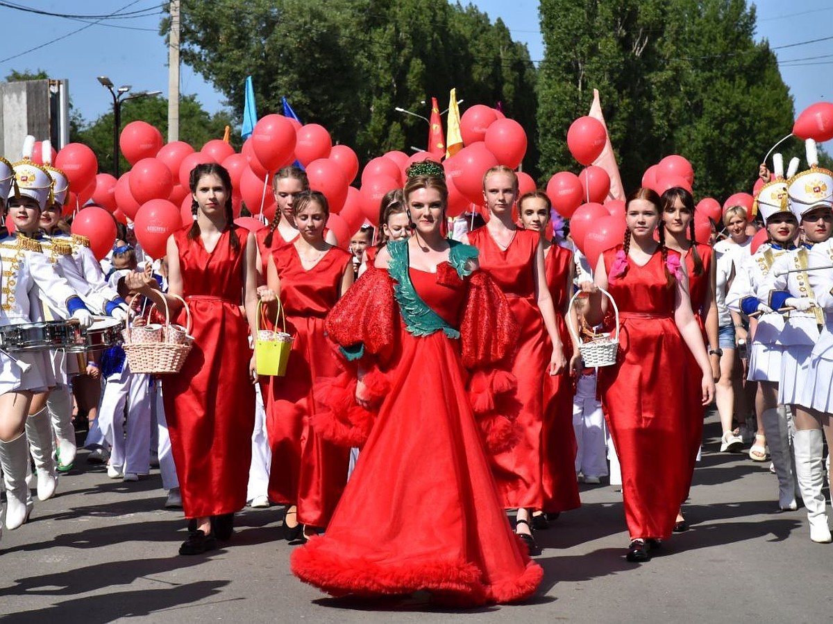 В Балакове прошел очередной Фестиваль клубники - KP.RU