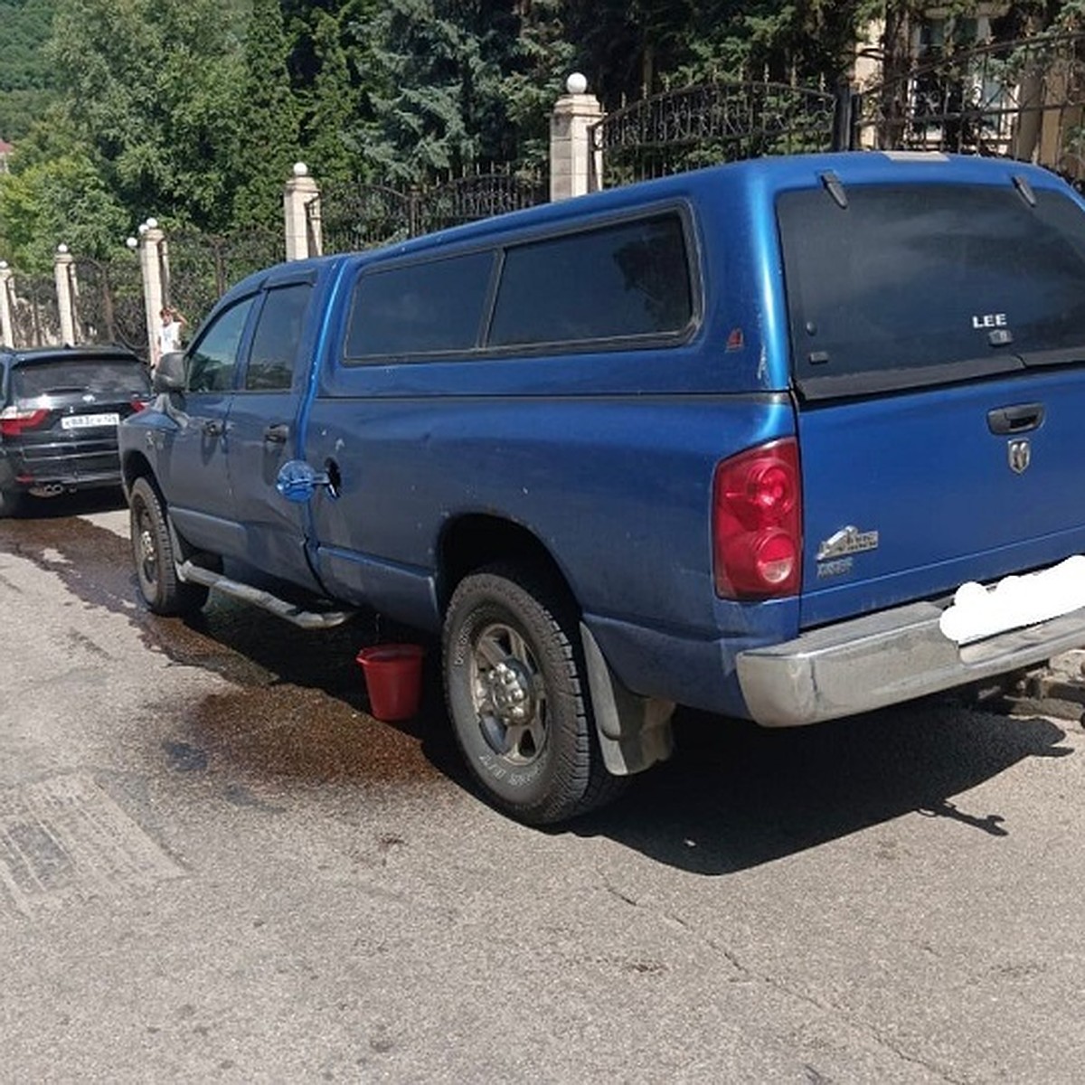 В Кисловодске предотвратили пожар из-за брошенной машины в центре города -  KP.RU