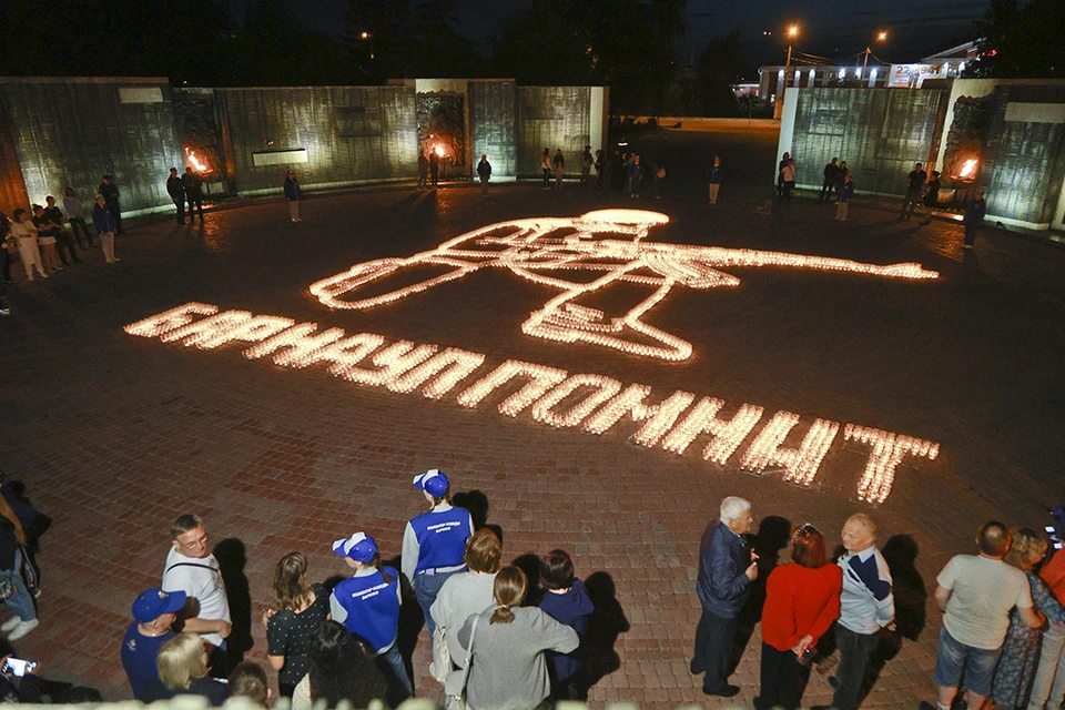 Акция «Свеча памяти» в Барнауле