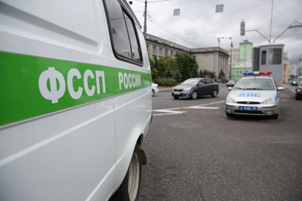 Водитель оплатил долг на месте. Фото: пресс-служба ФССП России