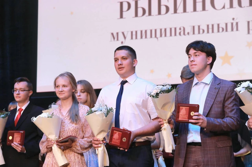 Всего общеобразовательные организации региона в 2024 году окончили 4989 человек